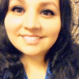 Meet your Posher, Angelica